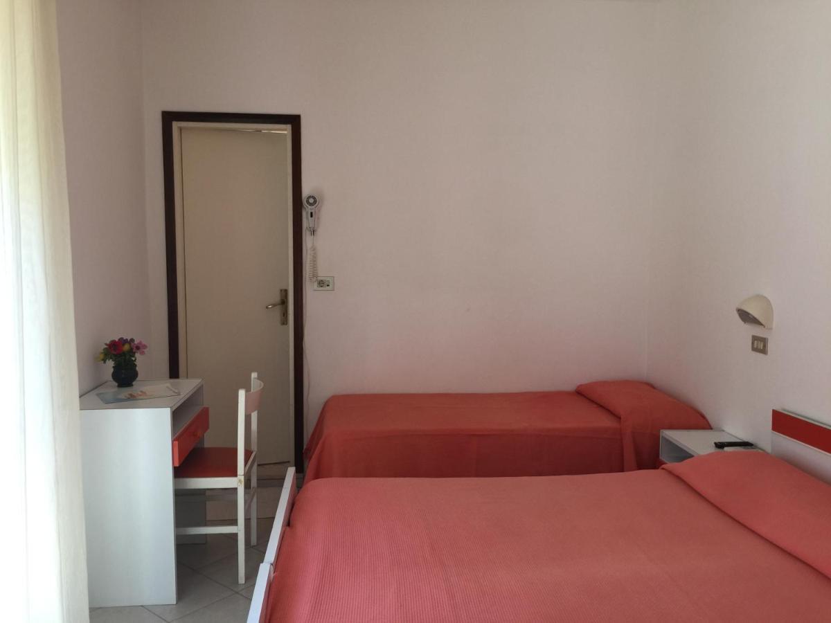 Hotel Calypso Bellaria-Igea Marina Exterior foto